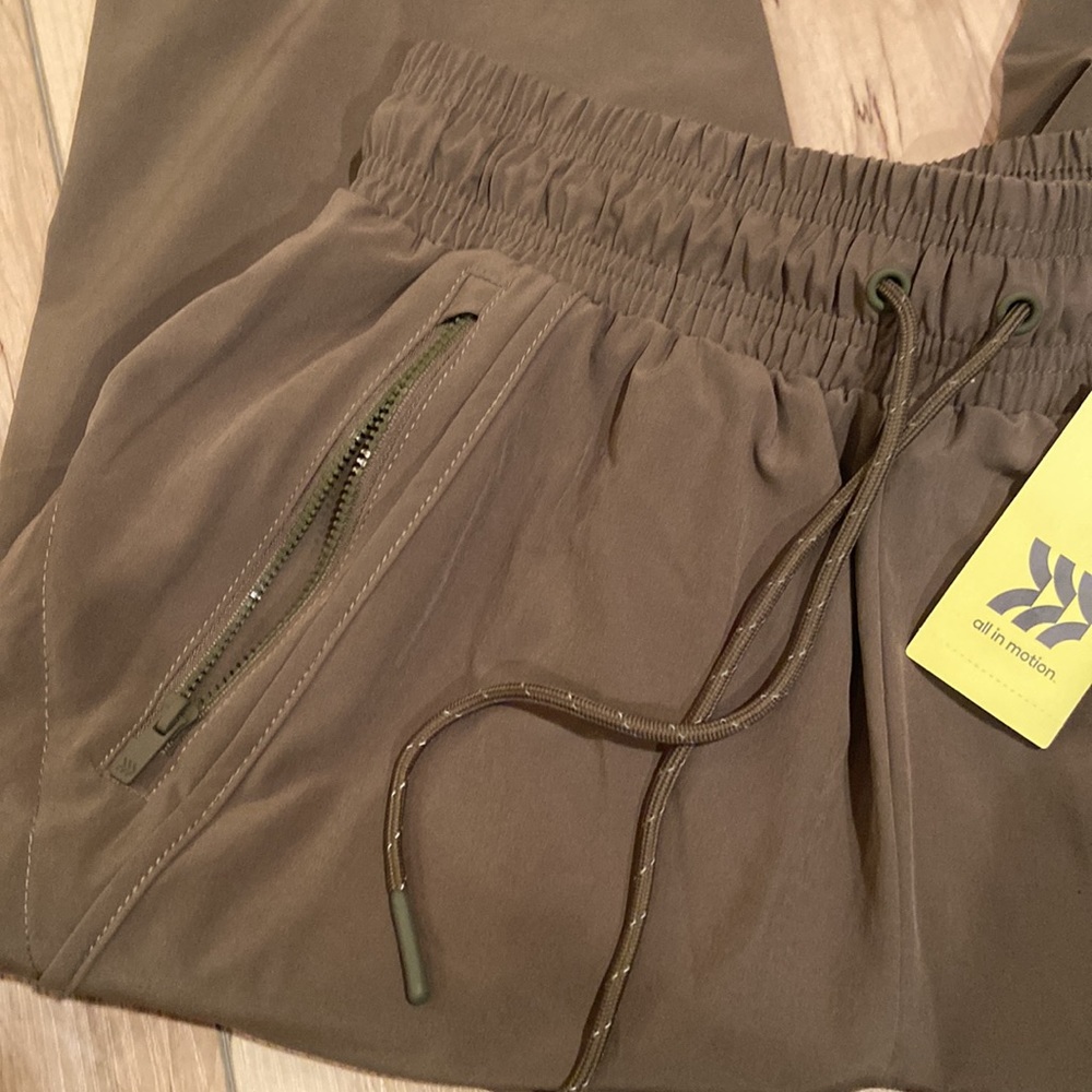 Woman’s All In Motion Lined Woven Joggers Size XS - Picture 10 of 13